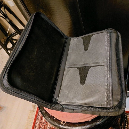 Fabric CD/DVD case like new for 48 discs in black color