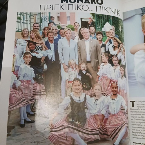 Issue 011 2018 with Anna Vissi, Aliki Vougiouklaki, Giorgos Lanthimos like new