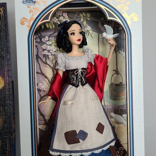 Disney Snow White limited edition 17" doll new