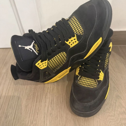 Nike Air Jordan 4 Retro Thunder 2023 sneakers, black/yellow, EU 44