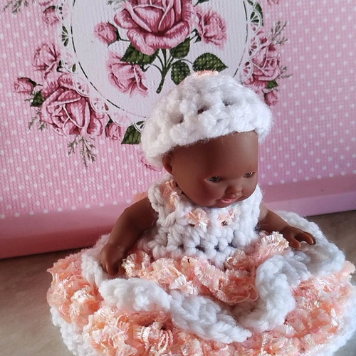 Doll with handmade dress and hat new, 10 cm