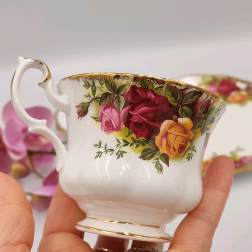 Royal Albert Old Country Roses coffee/tea tennis set like new