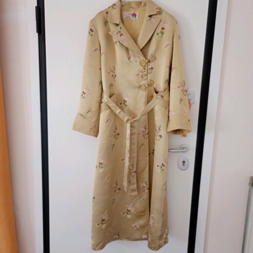 Women's pure silk robe like new, collectible Peony Brand size 40