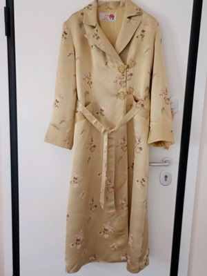 Women's pure silk robe like new, collectible Peony Brand size 40