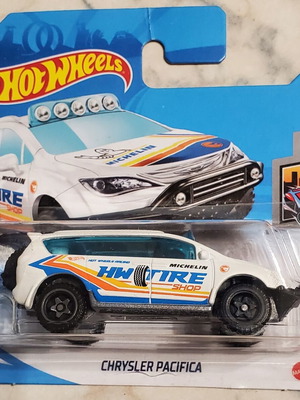Hot Wheels 2021 Treasure Hunt Chrysler Pacifica sealed