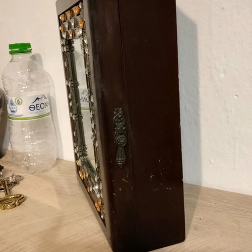 Wooden key holder like new, size 33x20