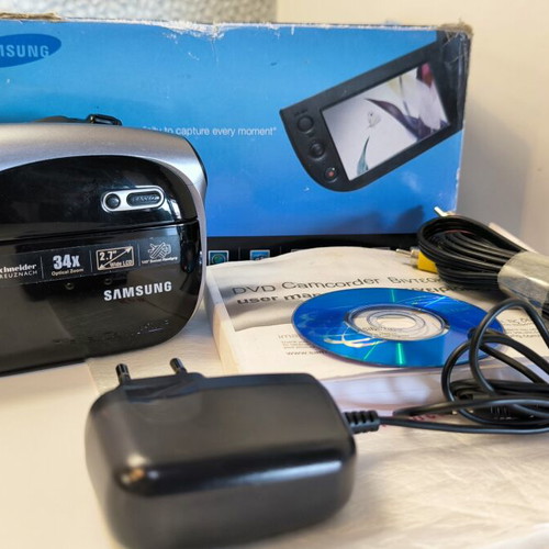 Samsung VP-DX100 DVD Camcorder new, complete with original box