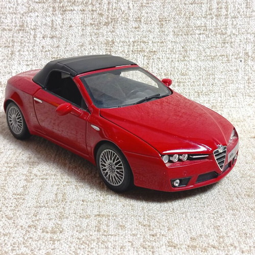 Alfa Romeo Spider NOREV 1/18 model car like new without box