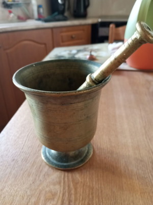 Μπρούτζινο γουδί μεταχειρισμένο, 1600 γρ.