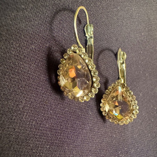 Earrings with pink stones like new, dangle style