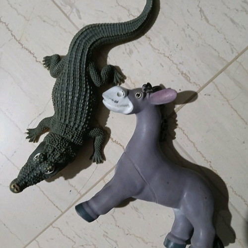 Plastic animals like new, 2 pieces