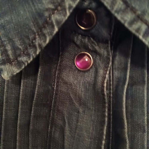 Sisley denim women's shirt like new with stud buttons and lilac-purple stone