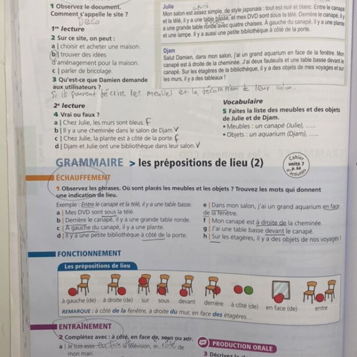 À la une A1 French books used, set of 2