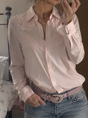 Vintage women's shirt with embossed floral design, pink, size M