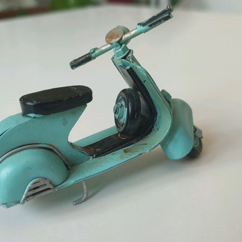 Retro Metal Vespa Scooter Miniature like new, collectible