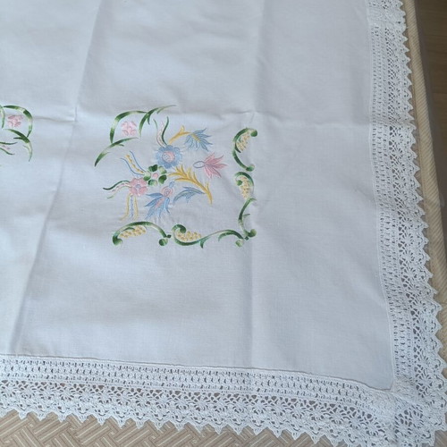 Vintage embroidered tablecloth 1.35×0.83m used, colorful floral design