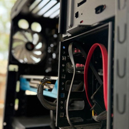 Gaming PC with Sapphire Nitro RX 590 8GB, i5-4460, 16GB RAM