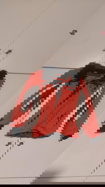Μπουφάν σκι για 3-4 ετών.