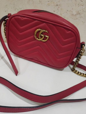 Gucci crossbody bag like new, red