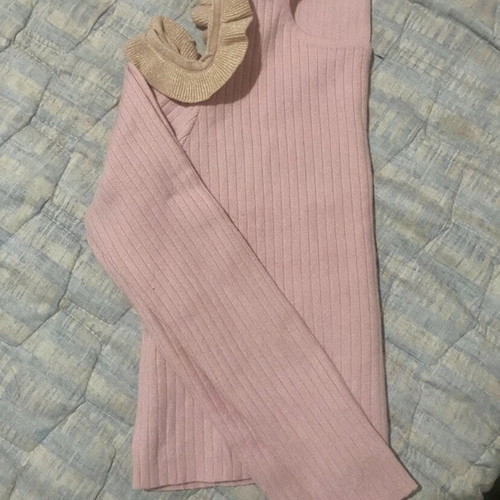 Pullover thin soft with off-shoulder design like new