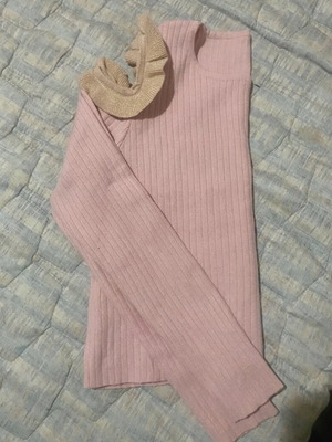 Pullover thin soft with off-shoulder design like new