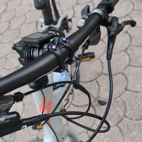Specialized Vita road bike like new, disc brakes, 27 inch wheels
