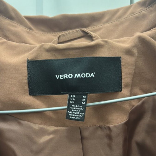 Vero Moda trench coat in perfect rotten apple color, medium, like new