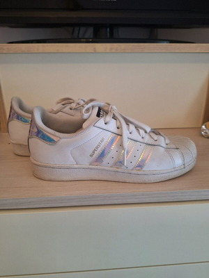 Adidas Super Star 38.5 σε πολύ καλή κατάσταση