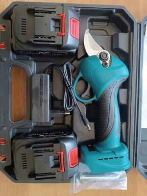 Battery-powered pruning shears new with two 3 amper batteries