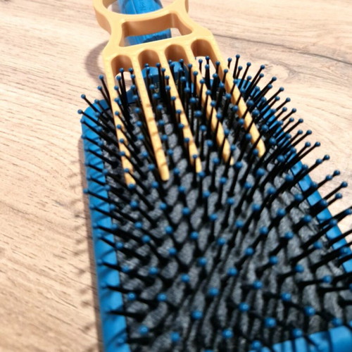 Hairbrush Cleaning Tool new, lightweight and reusable