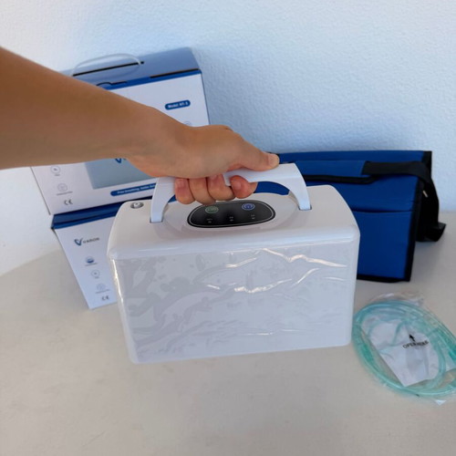 Portable Oxygen Concentrator 3L Continuous Flow new with battery
