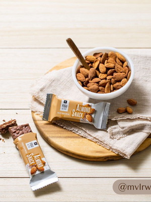 LR FIGUACTIVE Almond Snack Bars pack of 6, light chocolate