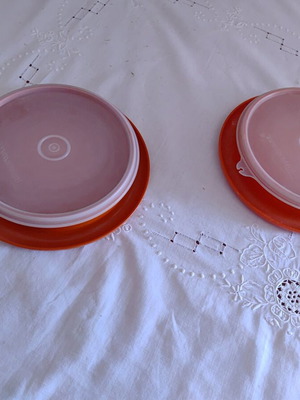 Tupperware vintage shallow plates set like new, pack of 2