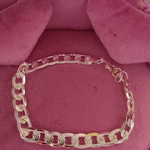 Silver Plated Bracelet Cuban Chain like new, silver color