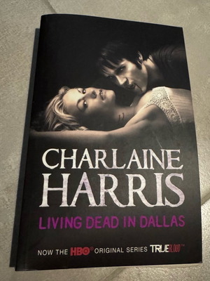 Charlaine Harris Living Dead in Dallas book like new, English