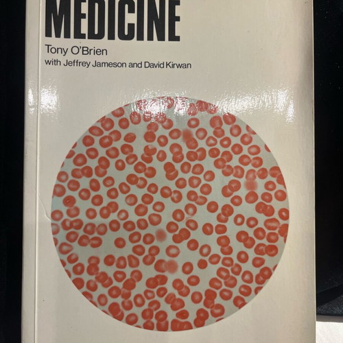 Nucleus English for Science and Technology Medicine by Tony O'Brien like new
