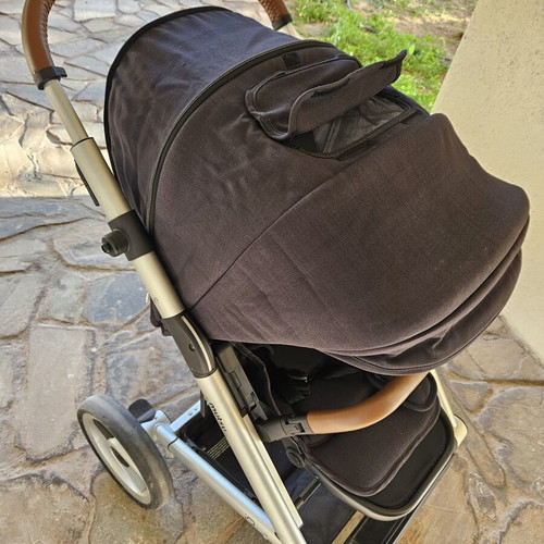 Mutsy i2 Baby Stroller like new with extras