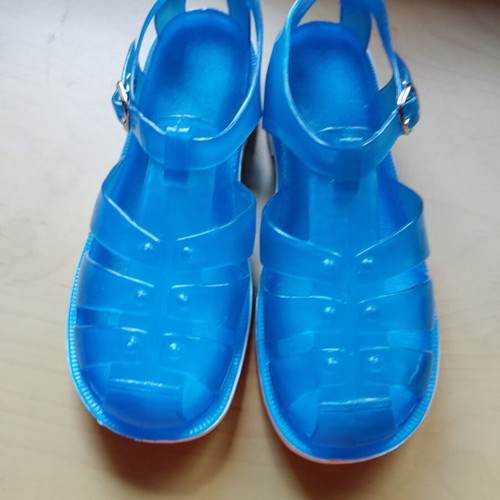 Sandals size 34 like new, blue