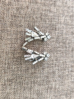 Clip-on earrings like new