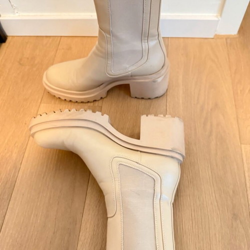 Beige Zara ankle boots size 41 like new with heel