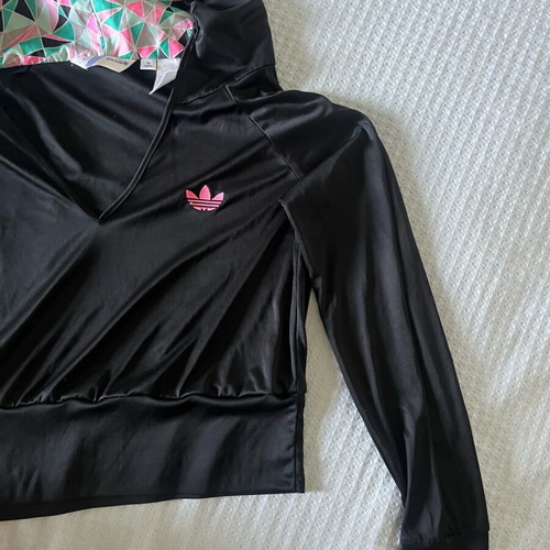 Adidas crop top like new, long sleeve, hooded, black, size M