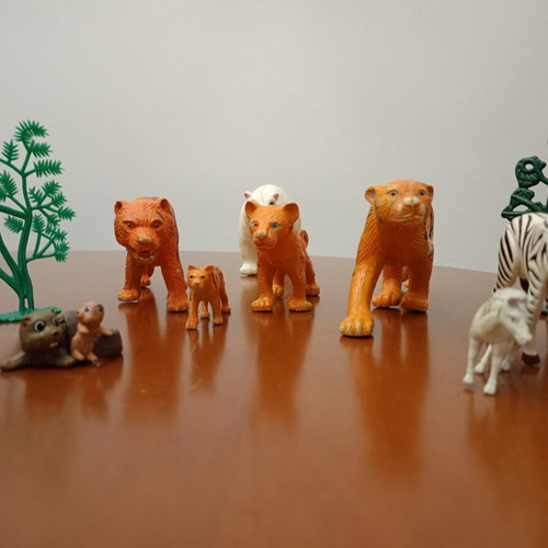 Wildlife Plastic Animal Figures Set like new with Trees
