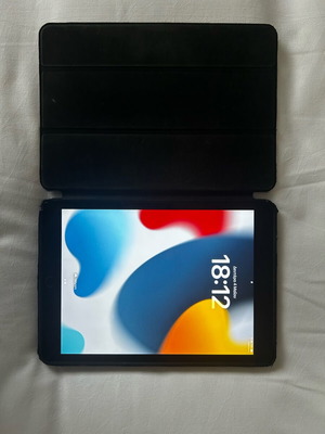 iPad 9ης γενιάς σαν καινούργιο με κουτί, θήκη και φορτιστή