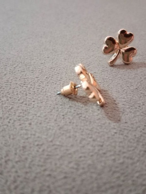 Clover earrings new, gold color