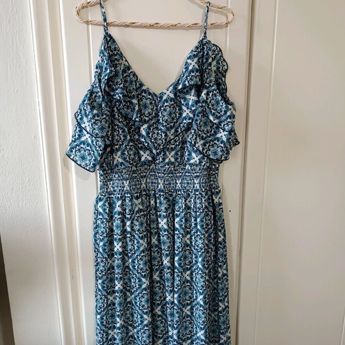 Women's maxi printed dress like new, white and blue, size L