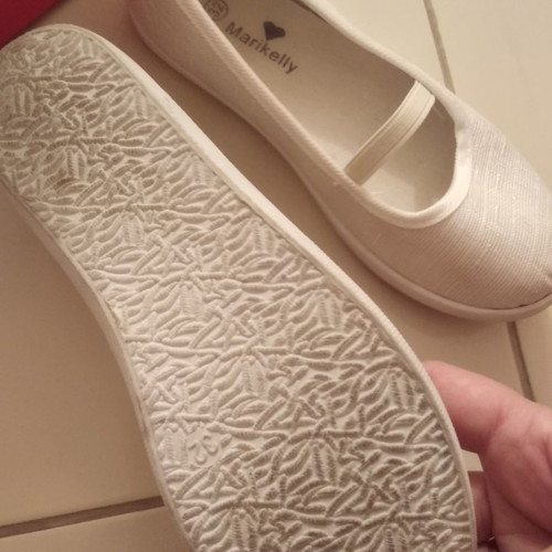 Mari Kelly children's ballet shoes used, size 32, white