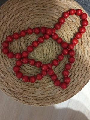Statement necklace with large red beads like new, boho vintage style