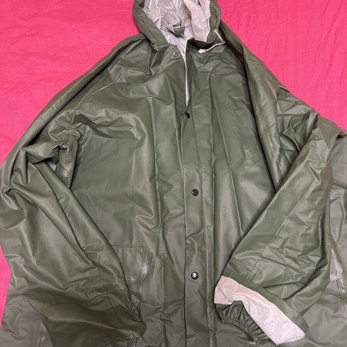 Army Green Jacket water resistant, new, XXL