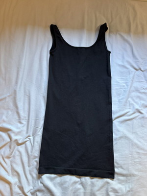 Mini black dress Zara like new, sleeveless with open back