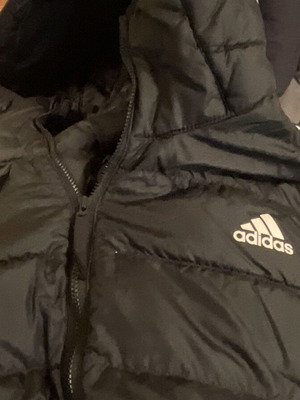 Adidas puffer μπουφάν με κουκούλα και 3 ρίγες στα μανίκια, one size